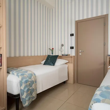 Hotel Calypso- Rimini Marina Centro Exterior photo